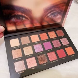 Huda beauty desert dusk eyeshadow palette